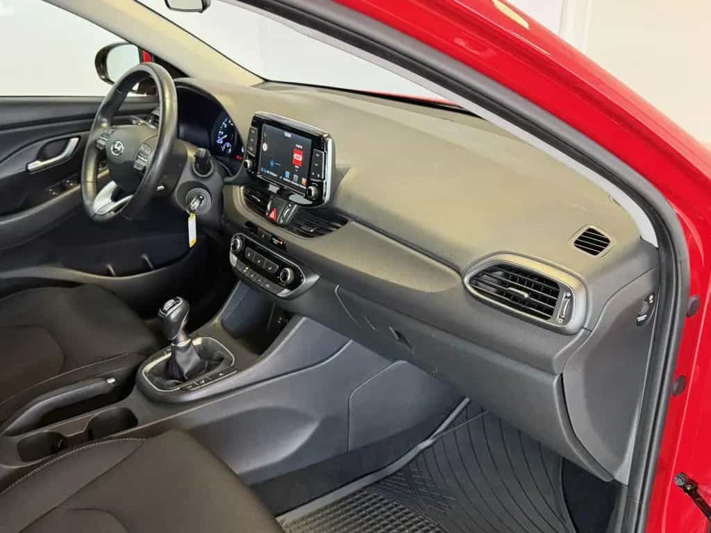 Hyundai i30 1.4 Trend +Navi+Sitzheizung+Carplay+R.Kamera 03/2018-photo-15