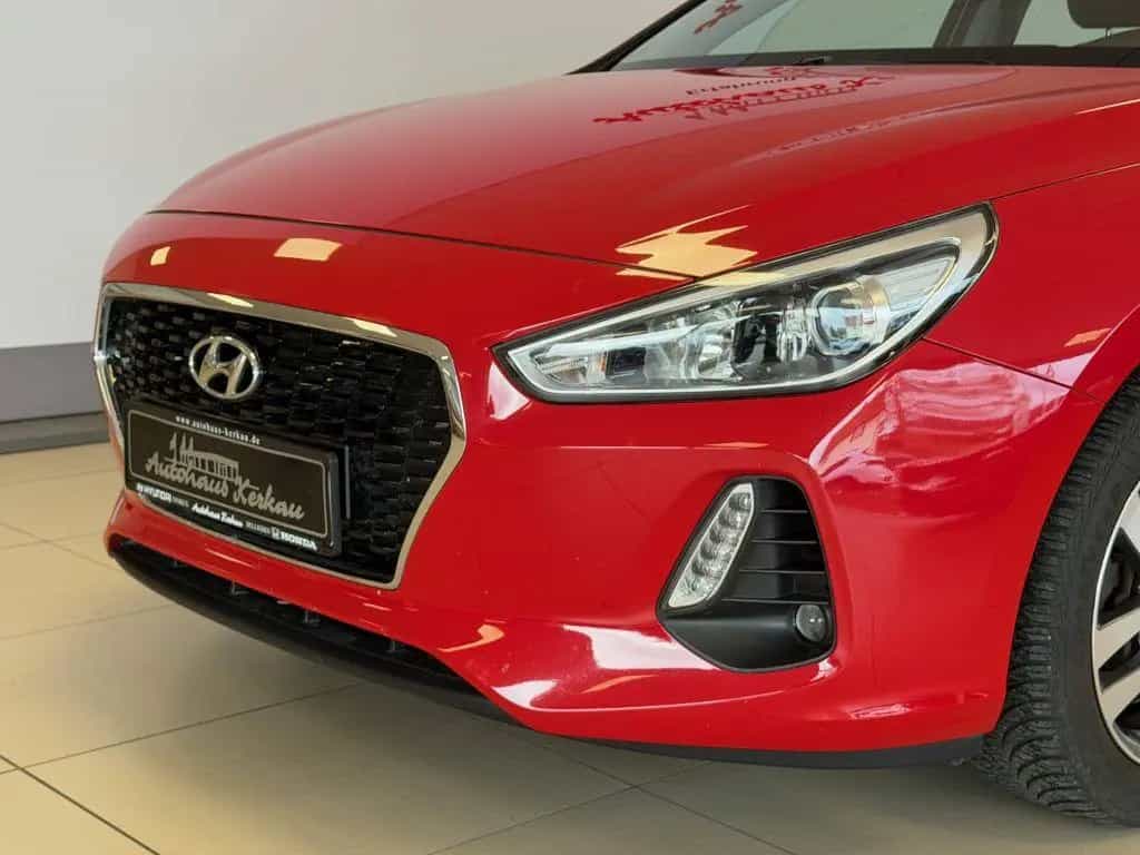 Hyundai i30 1.4 Trend +Navi+Sitzheizung+Carplay+R.Kamera 03/2018-photo-5
