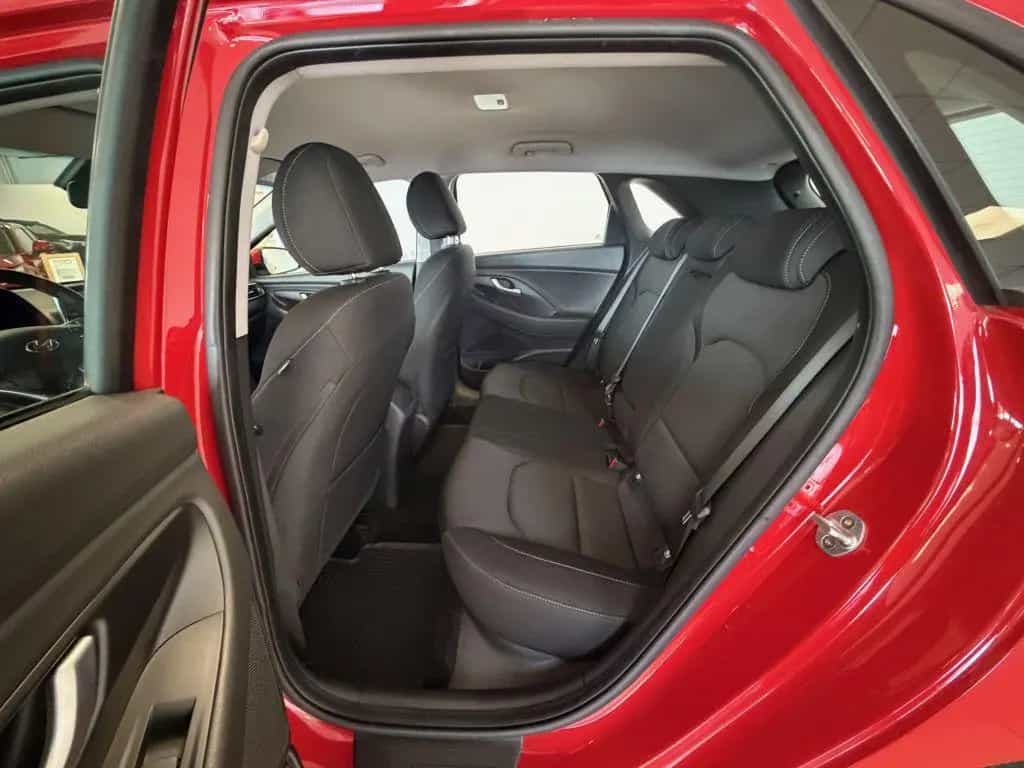 Hyundai i30 1.4 Trend +Navi+Sitzheizung+Carplay+R.Kamera 03/2018-photo-8