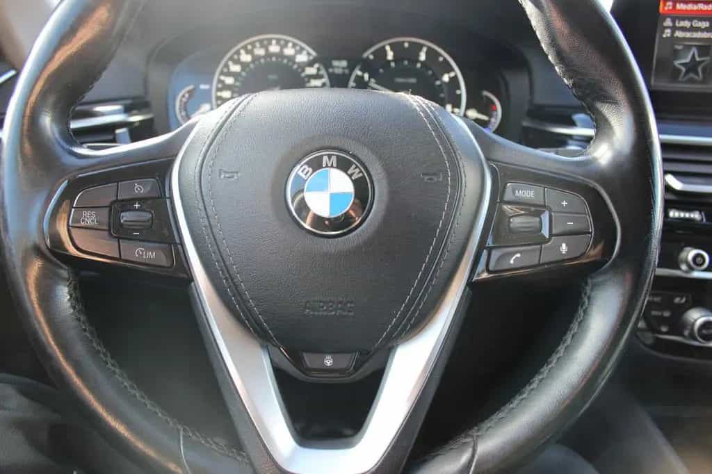 BMW 5 Series 520 d  Sport Line Touring+AHK+Shadow 02/2019-photo-16