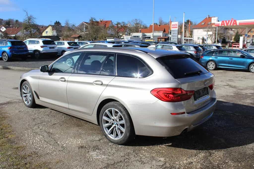 BMW 5 Series 520 d  Sport Line Touring+AHK+Shadow 02/2019-photo-4