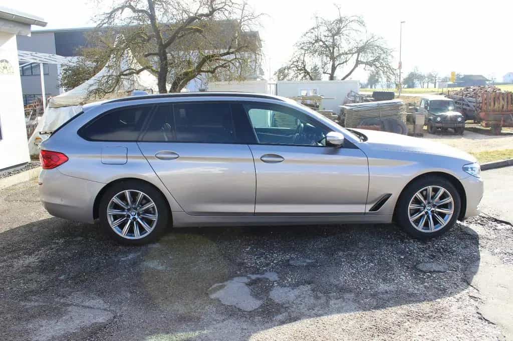 BMW 5 Series 520 d  Sport Line Touring+AHK+Shadow 02/2019-photo-7