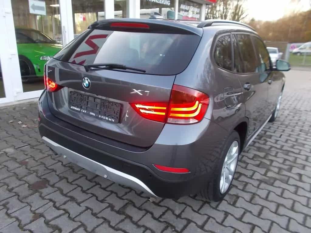 BMW X1 18 i sDrive 05/2015-photo-1