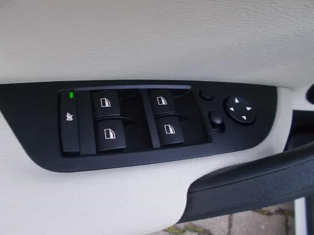 BMW X1 18 i sDrive 05/2015-photo-13
