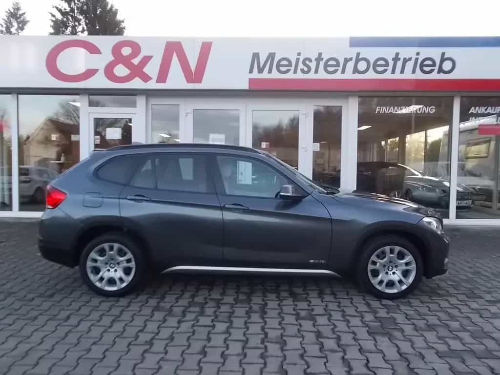 BMW X1 18 i sDrive 05/2015-photo-2