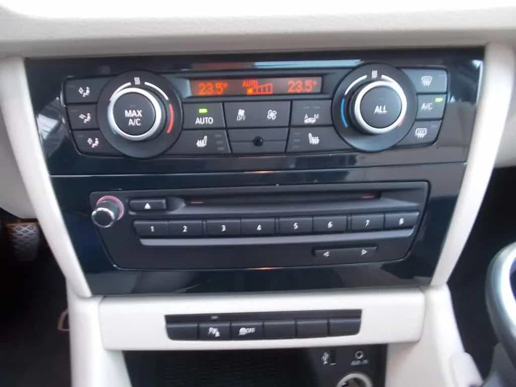 BMW X1 18 i sDrive 05/2015-photo-6
