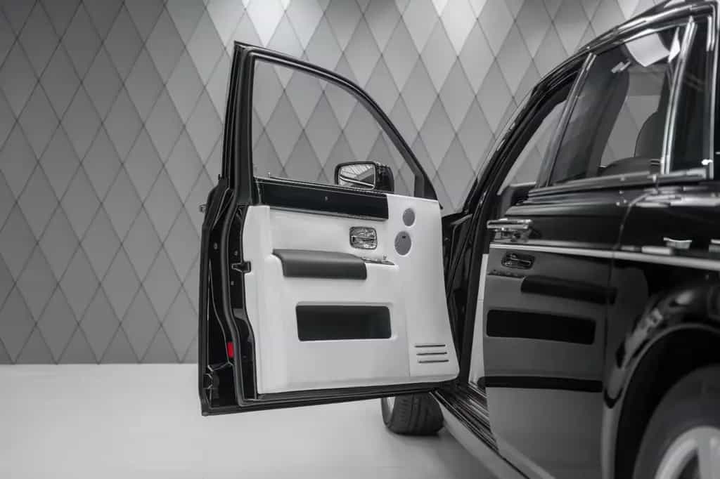 Rolls-Royce Phantom BLACK/WHITE STARLIGHT TABLES 04/2008-photo-11