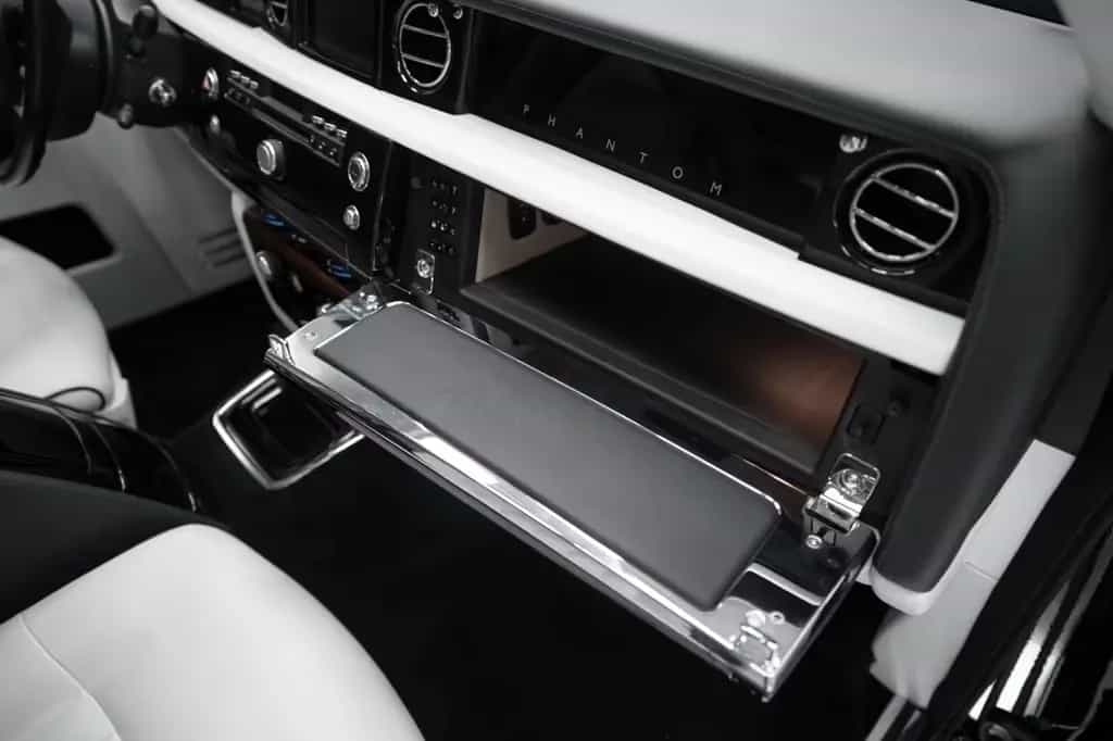 Rolls-Royce Phantom BLACK/WHITE STARLIGHT TABLES 04/2008-photo-21