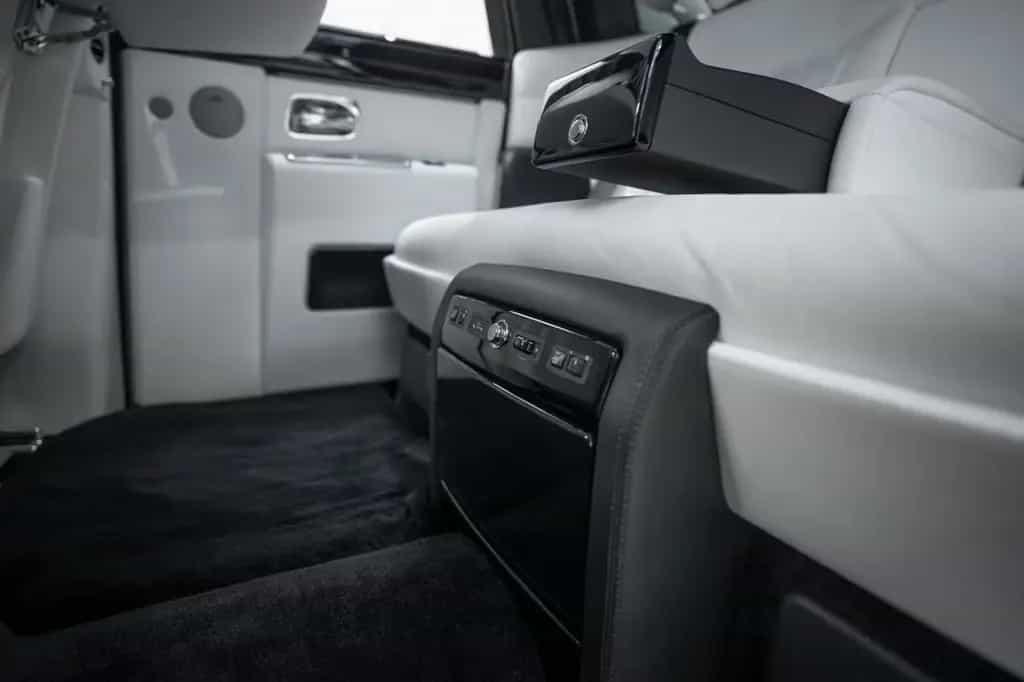 Rolls-Royce Phantom BLACK/WHITE STARLIGHT TABLES 04/2008-photo-25