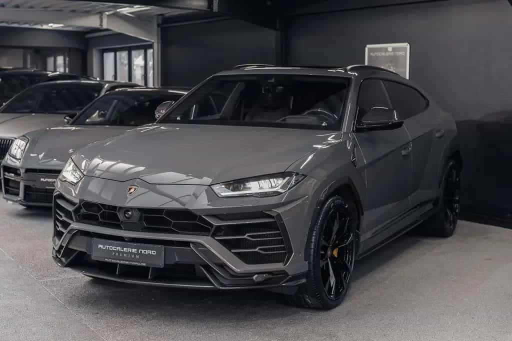 Lamborghini Urus Pano+Adas+Akrapovic+TV+Full Carbon+B&O-3D 03/2021-photo-1