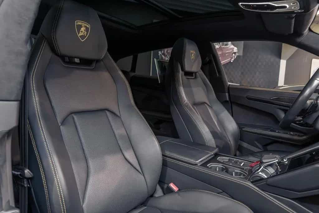 Lamborghini Urus Pano+Adas+Akrapovic+TV+Full Carbon+B&O-3D 03/2021-photo-21