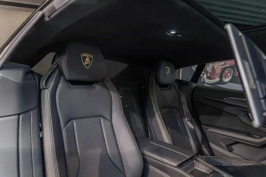Lamborghini Urus Pano+Adas+Akrapovic+TV+Full Carbon+B&O-3D 03/2021-photo-22