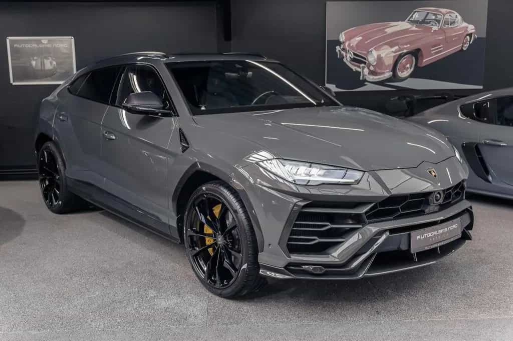 Lamborghini Urus Pano+Adas+Akrapovic+TV+Full Carbon+B&O-3D 03/2021-photo-4