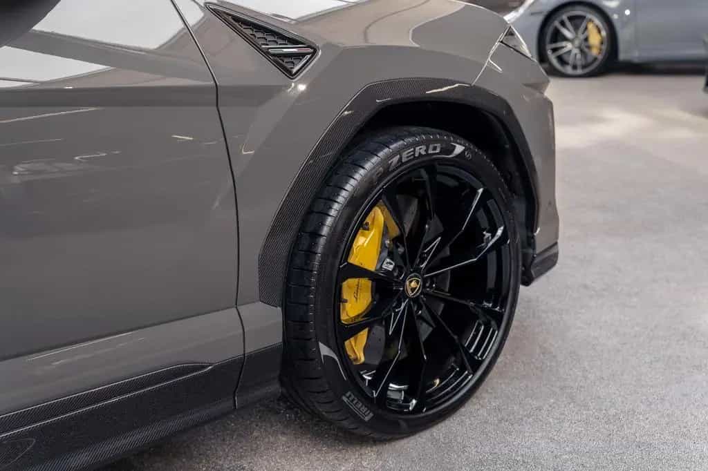 Lamborghini Urus Pano+Adas+Akrapovic+TV+Full Carbon+B&O-3D 03/2021-photo-5