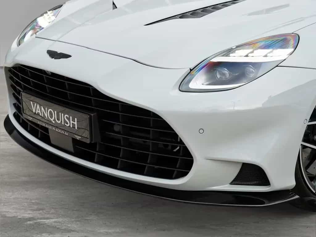 Aston Martin Vanquish V12 Coupe Apex Grey / Phantom Grey null-photo-10