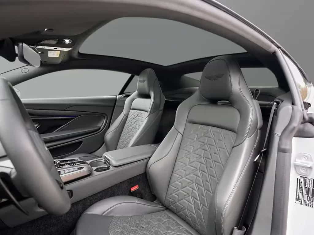Aston Martin Vanquish V12 Coupe Apex Grey / Phantom Grey null-photo-17