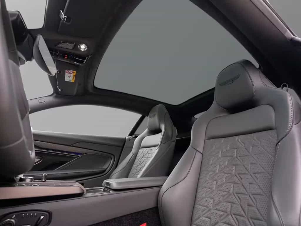 Aston Martin Vanquish V12 Coupe Apex Grey / Phantom Grey null-photo-18