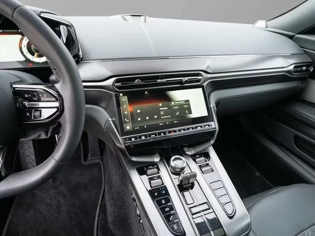 Aston Martin Vanquish V12 Coupe Apex Grey / Phantom Grey null-photo-22
