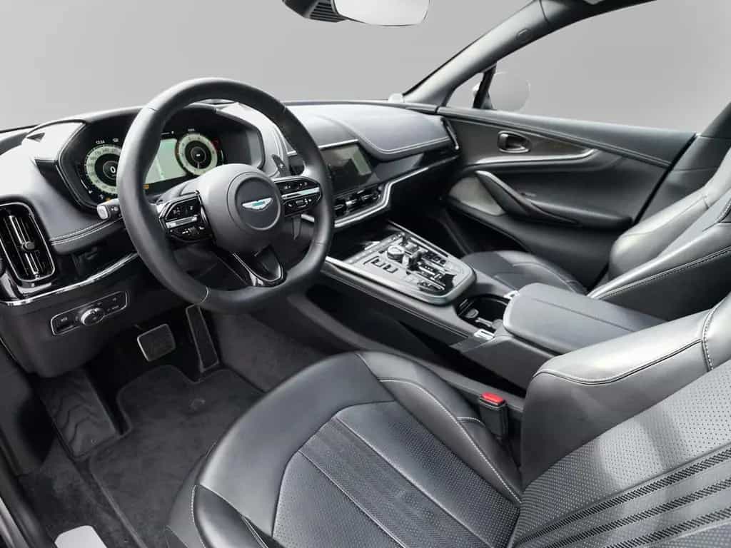 Aston Martin DBX 707 Aluminite Silver / Onyx Black 08/2024-photo-18