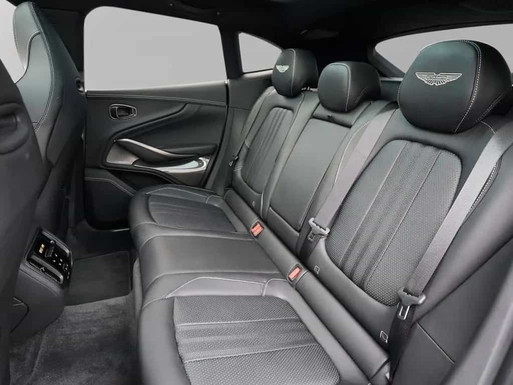 Aston Martin DBX 707 Aluminite Silver / Onyx Black 08/2024-photo-29