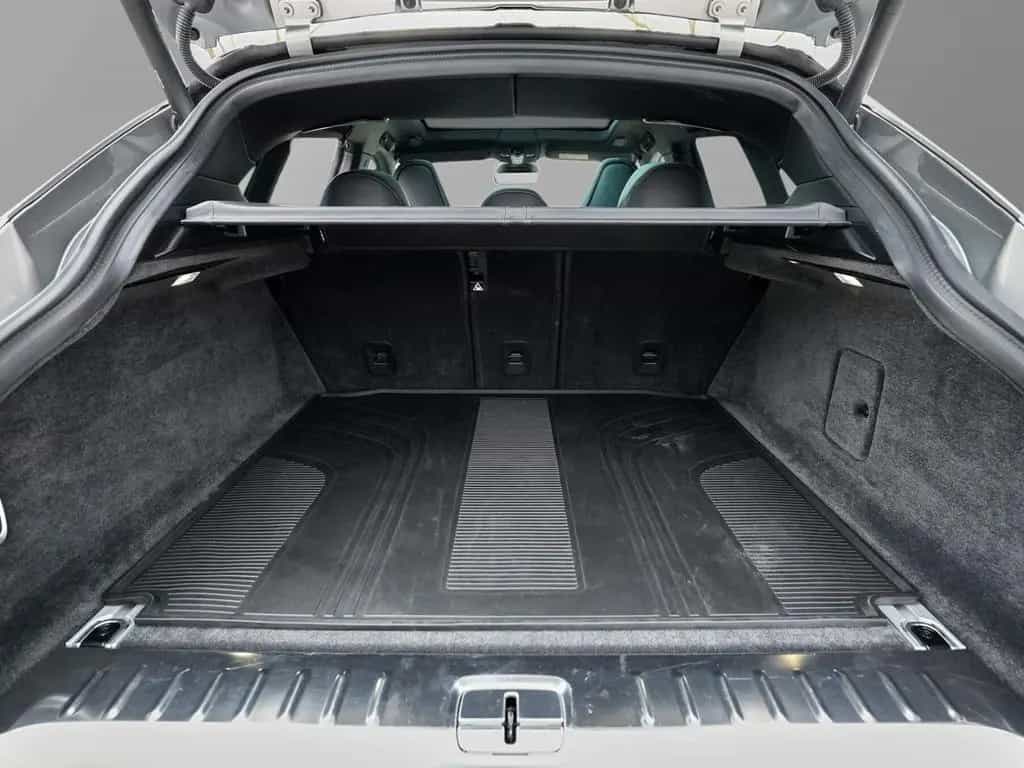 Aston Martin DBX 707 Aluminite Silver / Onyx Black 08/2024-photo-30