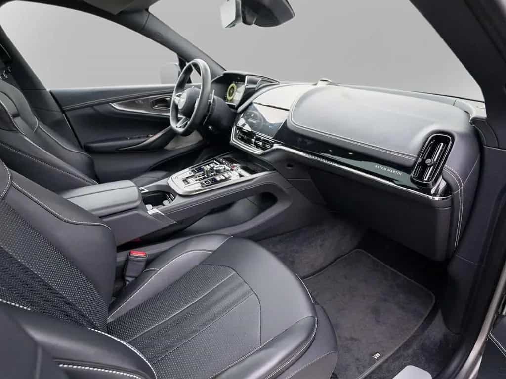 Aston Martin DBX 707 Aluminite Silver / Onyx Black 08/2024-photo-38