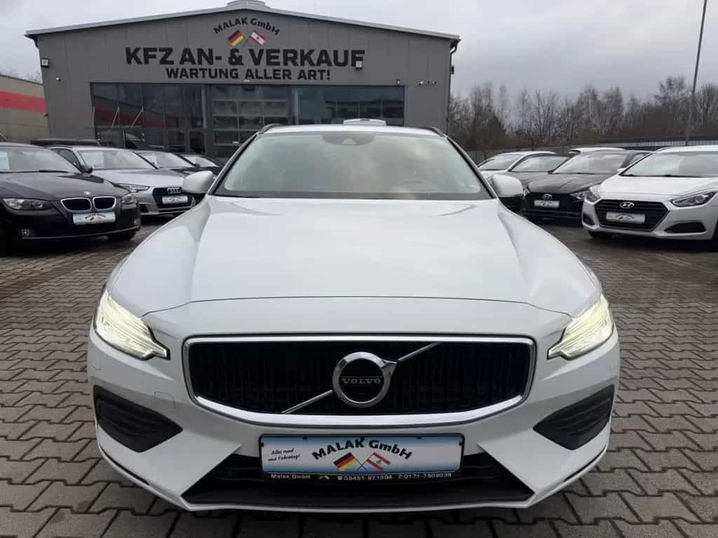 Volvo V60 Kombi Core 04/2022-photo-0