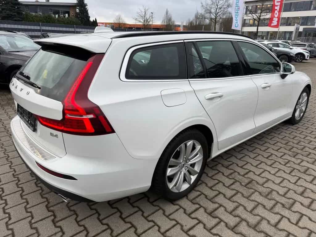 Volvo V60 Kombi Core 04/2022-photo-1