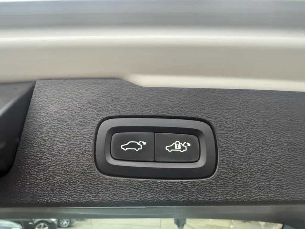 Volvo V60 Kombi Core 04/2022-photo-11