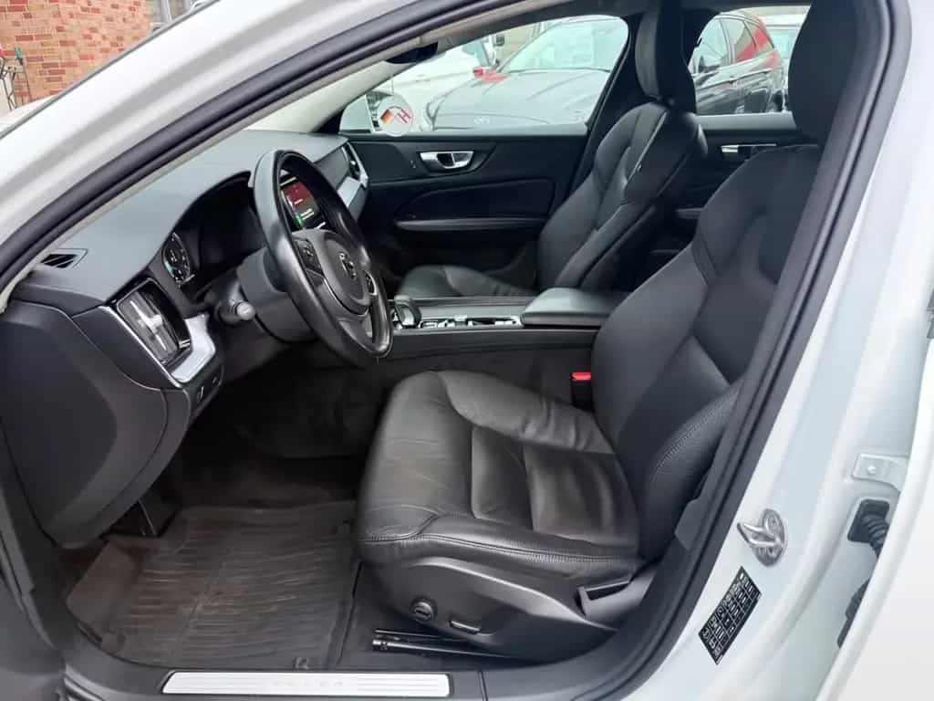 Volvo V60 Kombi Core 04/2022-photo-3