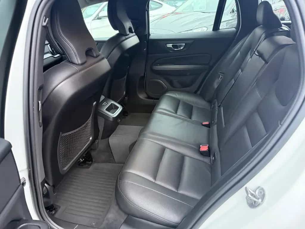 Volvo V60 Kombi Core 04/2022-photo-4