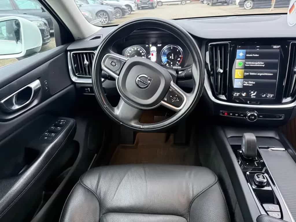 Volvo V60 Kombi Core 04/2022-photo-5