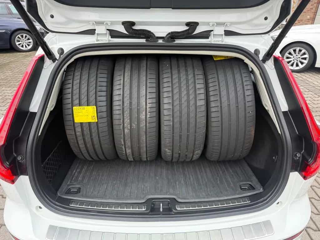 Volvo V60 Kombi Core 04/2022-photo-8