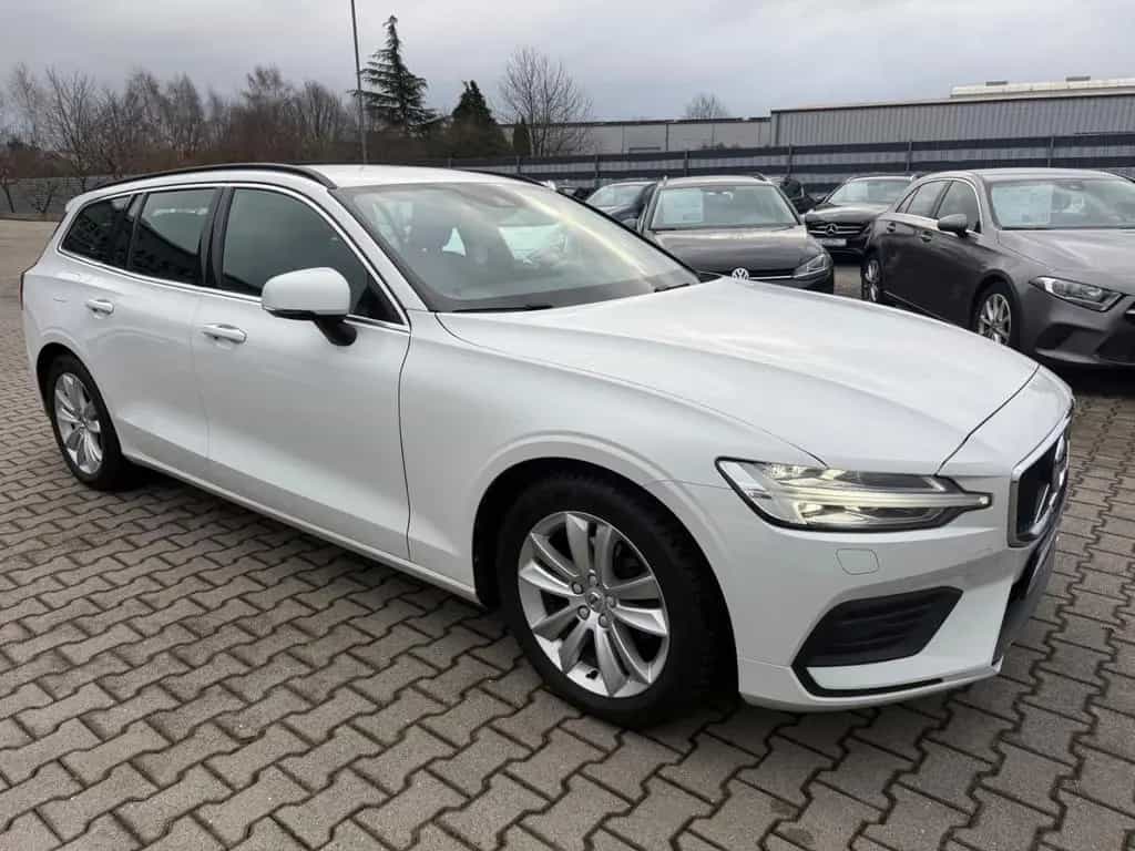 Volvo V60 Kombi Core 04/2022-photo-9