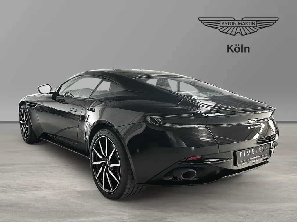 Aston Martin DB11 V8 Coupe Onyx Black Pure Black Carbon Twill 07/2017-photo-1