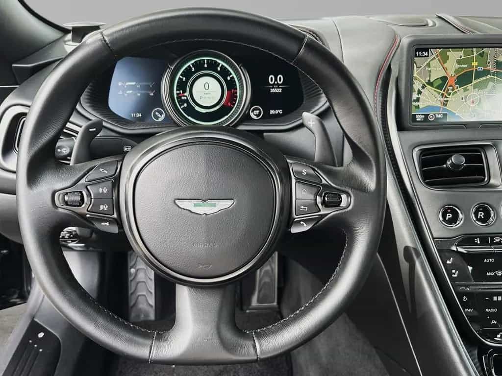 Aston Martin DB11 V8 Coupe Onyx Black Pure Black Carbon Twill 07/2017-photo-10