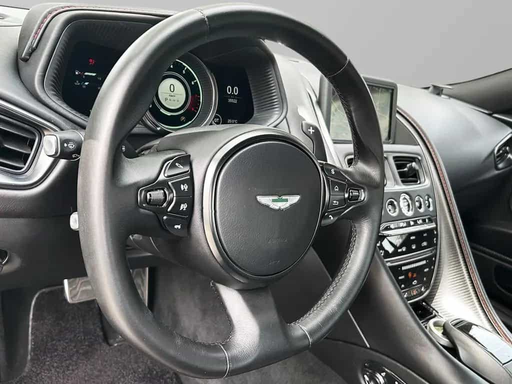 Aston Martin DB11 V8 Coupe Onyx Black Pure Black Carbon Twill 07/2017-photo-19