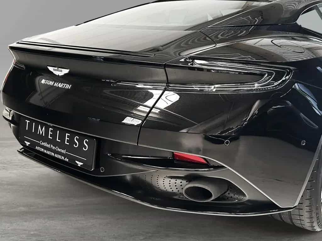 Aston Martin DB11 V8 Coupe Onyx Black Pure Black Carbon Twill 07/2017-photo-7
