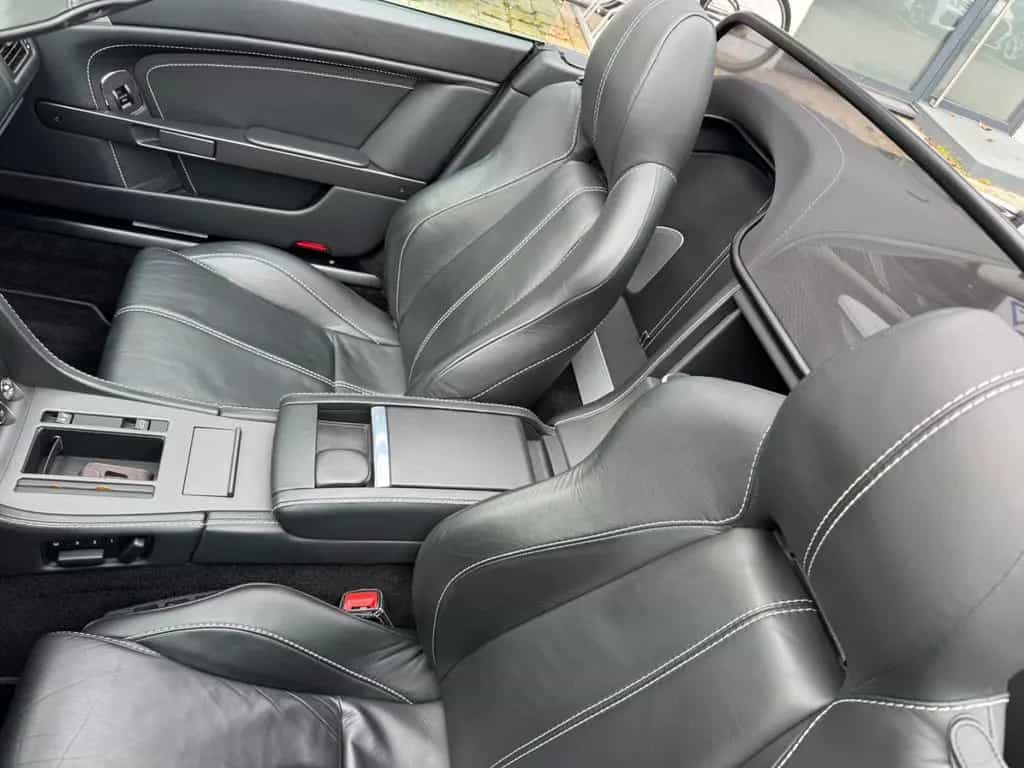 Aston Martin Cabrio V8 Vantage Roadster 4.7l Sportshift - 11/2011-photo-9