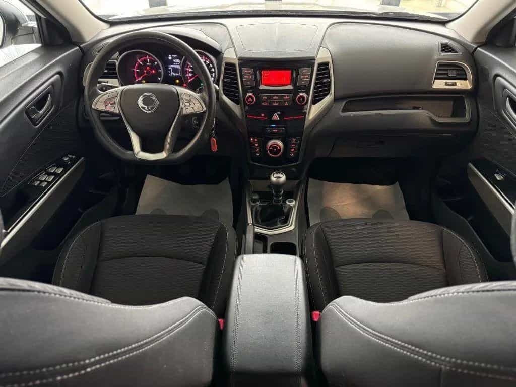 Ssangyong Tivoli SsangYong Tivoli 1.6d Xdi Fari Led Cruise Full S 11/2018-photo-10