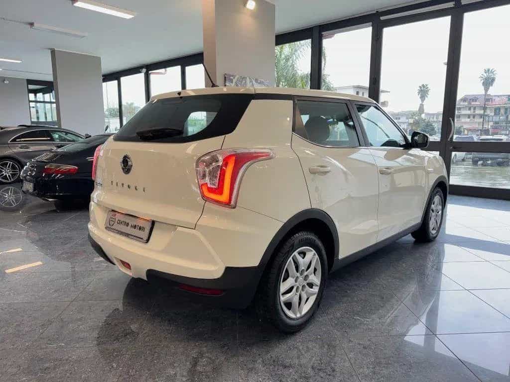 Ssangyong Tivoli SsangYong Tivoli 1.6d Xdi Fari Led Cruise Full S 11/2018-photo-4