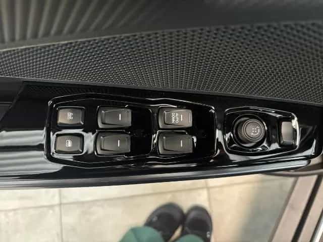 KGM Tivoli Essential 1.5 Automatik 2WD null-photo-10