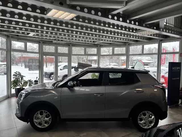 KGM Tivoli Essential 1.5 Automatik 2WD null-photo-3