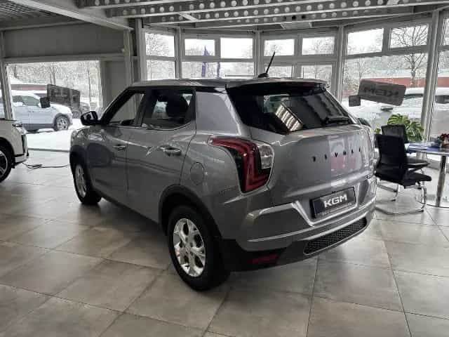KGM Tivoli Essential 1.5 Automatik 2WD null-photo-4