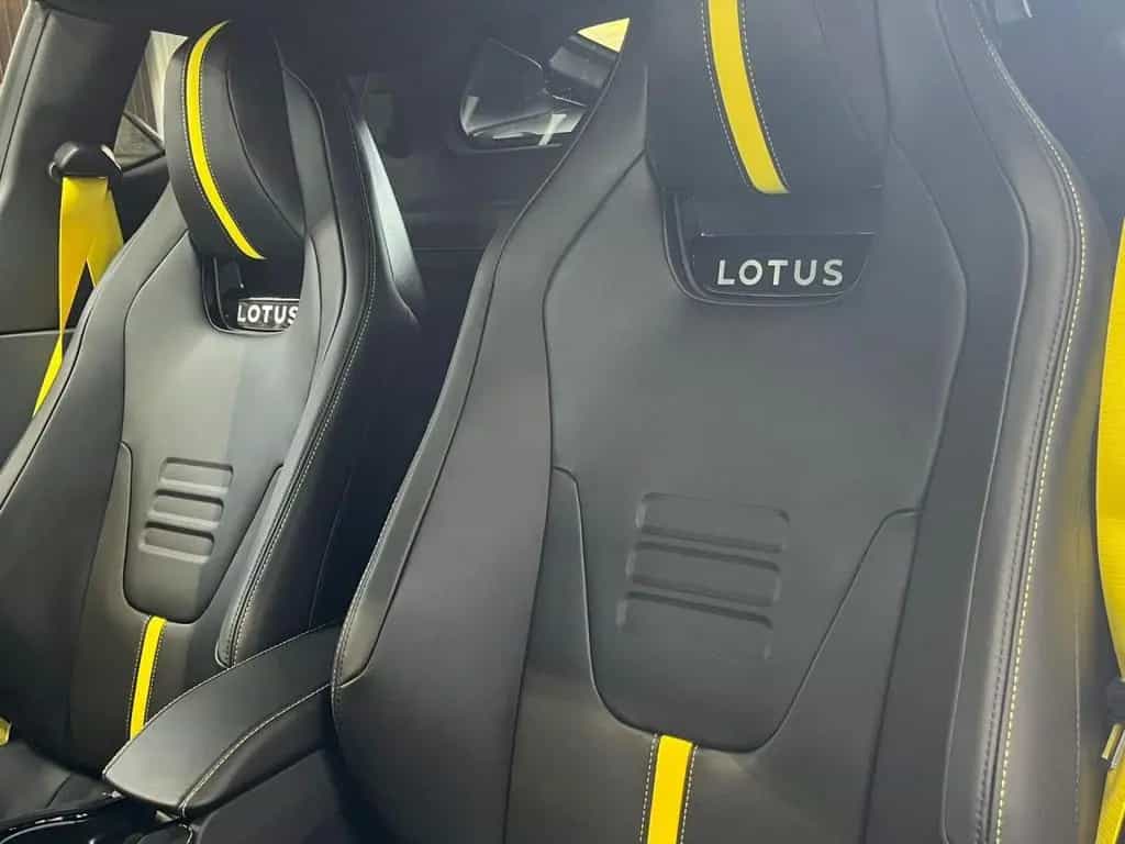 Lotus Emira Turbo SE MY26 Cosmos Black KEF null-photo-11