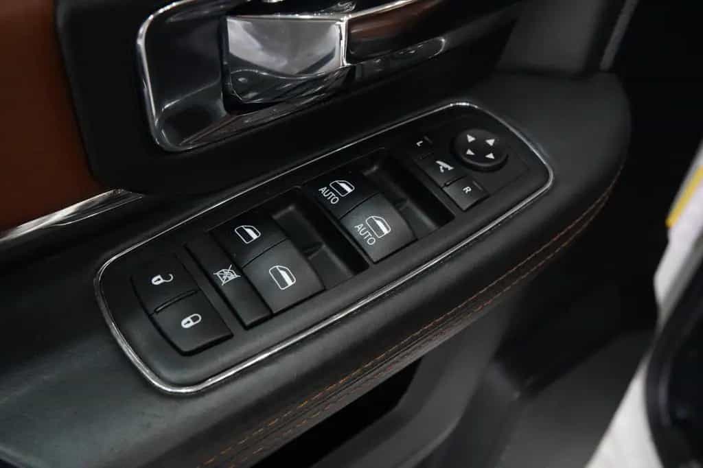 Dodge RAM 1500 5,7 HEMI 4x4 *2.Hand*LPG*22 Z.* 11/2018-photo-23