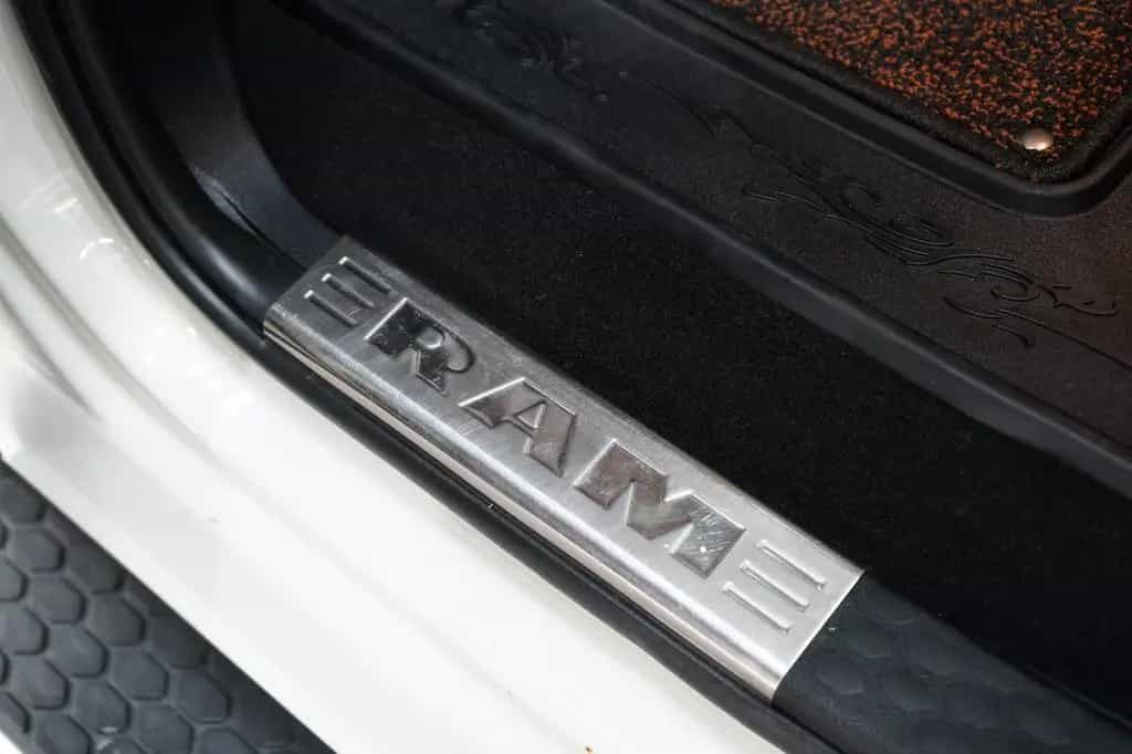 Dodge RAM 1500 5,7 HEMI 4x4 *2.Hand*LPG*22 Z.* 11/2018-photo-26