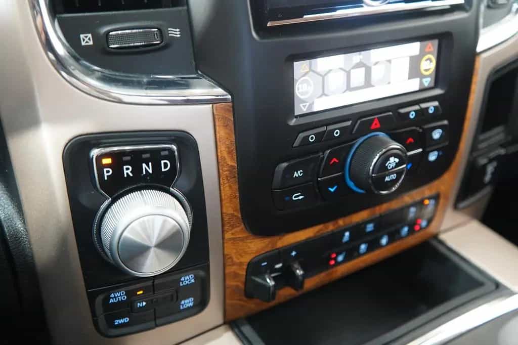 Dodge RAM 1500 5,7 HEMI 4x4 *2.Hand*LPG*22 Z.* 11/2018-photo-33