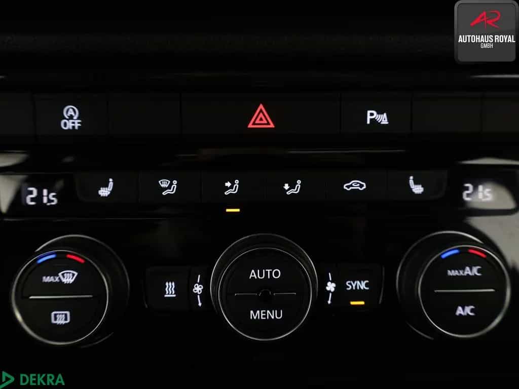 Volkswagen T-Roc 2.0 TSI 4M SPORT BEATS,PANO,KAMERA,KEYLESS 03/2019-photo-17