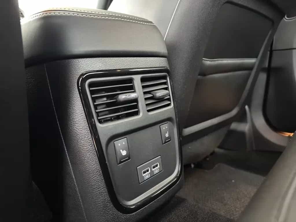 Chrysler 300C Final Edition 6.4 Hemi V8/LED/PANO/LEDER null-photo-19